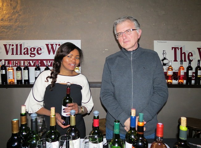 thumbnail-The Village Wine scoort tijdens Wine & Food tasting event