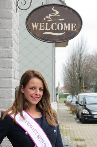 thumbnail-Jana Van Nieuwenhuyse dingt mee naar de titel van Miss Shopping Flanders 