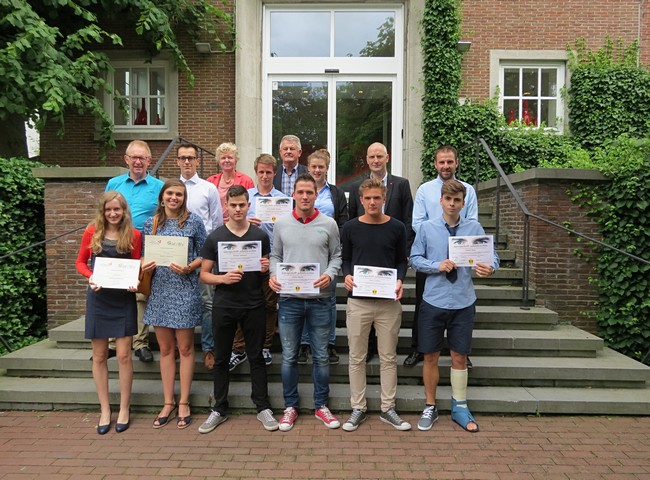 thumbnail-Diploma scheidsrechter aan Hogeschool VIVES campus Torhout