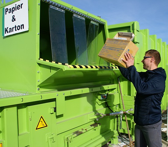 thumbnail-Nieuwe perscontainers op recyclagepark