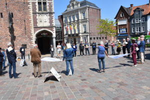 thumbnail-Protest tegen Stiltecirkel op de markt van Tielt